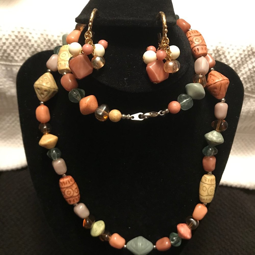 Vintage Metal & Plastic Necklace & Earrings Set